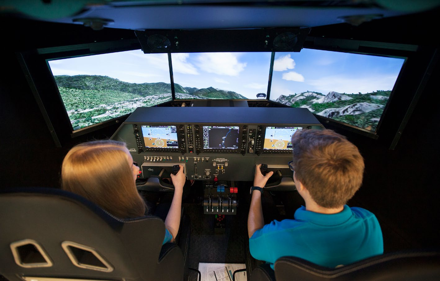 Nummer 14 Årgang 2017 08 Utsiktene Newton Flight Acadamy åpnet i Bodø i 2016. Foto: Newton Flight Academy miske incentivordninger for å trekke til oss større nasjonale og internasjonale selskaper.