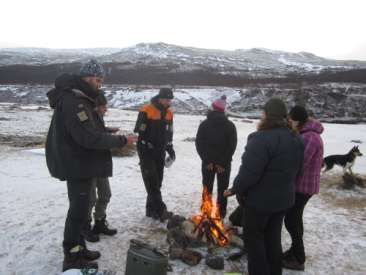 Nemnda i Åstadalen/langs Birkebeinerveien juni 2013. Vi trenger mer kunnskap om villreinens bruk av skog- og myrområdene i sør. - Enda bedre kontakt med kommuner og forvaltningsstyre.