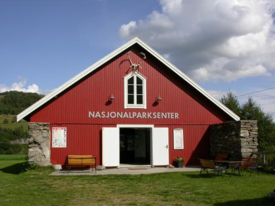 Kvikne nasjonalparksenter/vollan Gård (Tynset kommune) Doktortjønna friluftspark og Femundsmarka nasjonalparksenter (Røros kommune) Femundsmarka nasjonalparksenter ved Doktortjønna har ingen formell