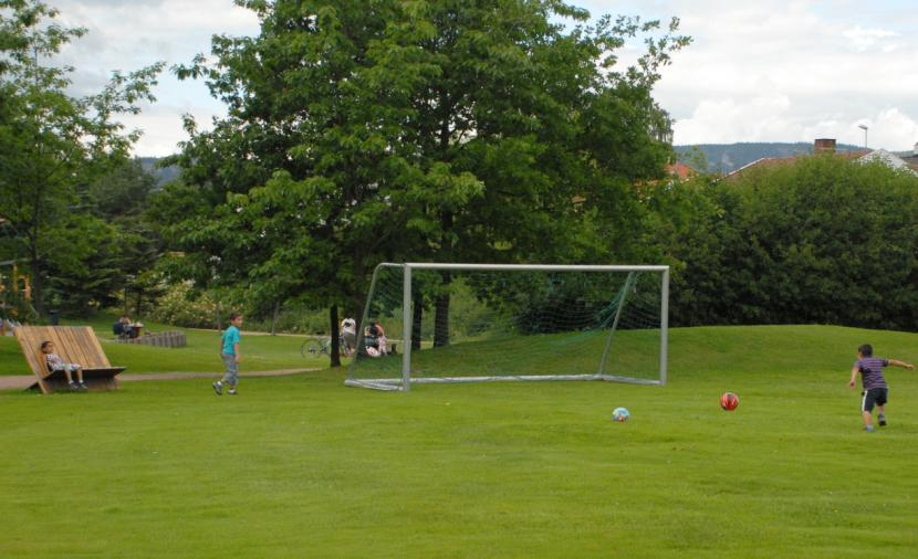 P09 Idrett, park og natur (1) Forslag 16: Fotballhall på Åssiden har i 3 år vært inkludert på