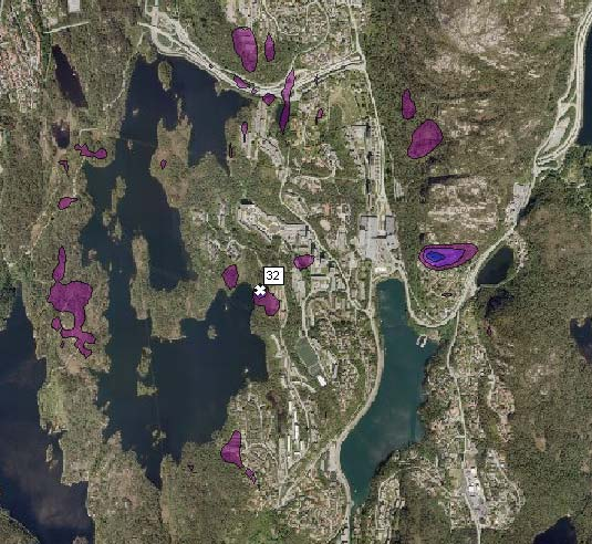 Side 15 av 18 7.3 MAKSIMALE TIMEMIDDELKONSENTRASJONER ETTER ETABLERING AV NY VARMESENTRAL Vi har utført spredningsberegninger med ulike skorsteinshøyder og utslippskonsentrasjoner på hhv.