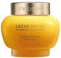 Divine Cream með Immortelle blómum HÚÐUMHIRÐA SKÖPUÐ FYRIR LIFANDI FEGURÐ Við trúum því að fegurðin sé lifandi, sköpuð úr tilfinningum og fulll af lífi. Alveg eins og náttúran sjálf.