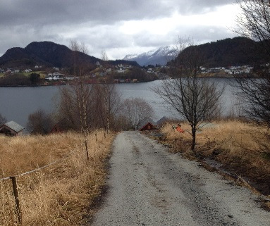 Foto viser området som er regulert til bolig og lekeareal i gjeldende reguleringsplan.