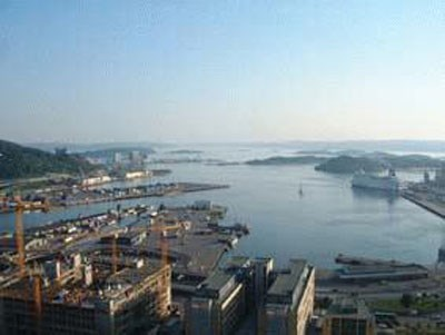 Fakta om Oslo kommune Oslo kommune er en av Norges største arbeidsplasser med mer enn 52 000 ansatte, ca 38 000 årsverk.