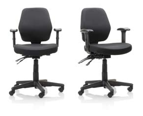 Ultra 2 Plus- stol Ergonomisk kontorstol med lav rygg. Fine reguleringsmuligheter. Sete 490 x 470 mm (B x D) og rygg 410 x 430 mm (B x D). Trukket i sort Dove- stoff (100% polyester), 55.