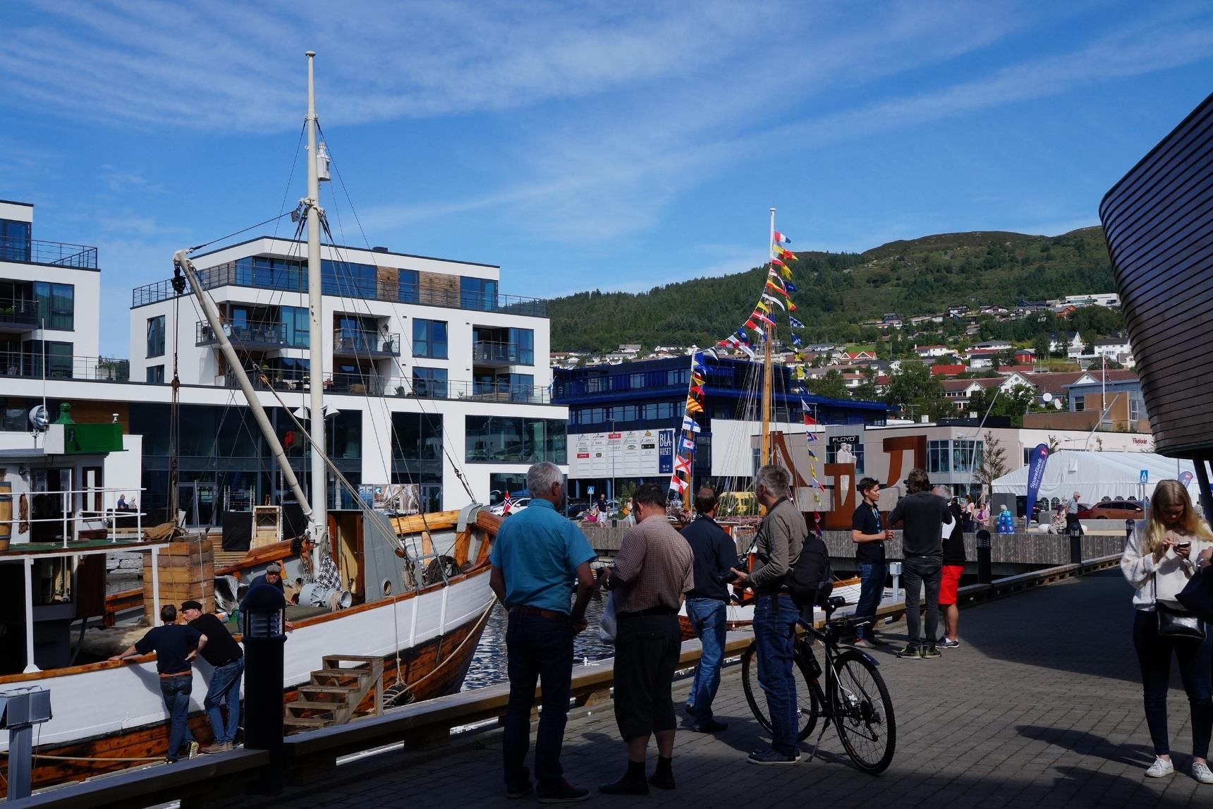 REGLEMENT FOR HANDEL UTANOM FAST UTSALSSTAD FRÅ KOMMUNAL