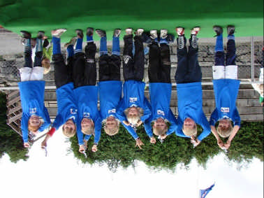 Fra venstre: Sarah, Stine, Henriette (stående), Benedicte, Benedicte og Olga Amalie (foran) De som manglet var Marit, Liselotte, Lene og Sigrid (som har blitt Vard jente).