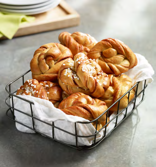 Herlige hveteknuter med kanel eller kardemomme Forhevet bakst reduserer svinn og stekes etter behov 165 13 MIN CARDAMOM KNOT EPD 4299582 28 stk x 130 g Herlige forhevede