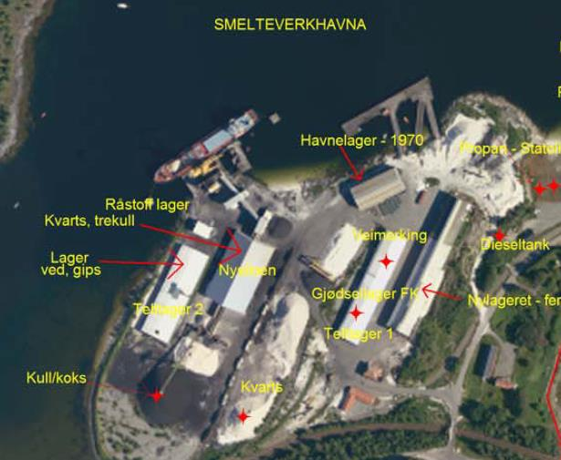 20 SEDIMENTUNDERSØKELSE SVARTNESET FLATHOLMEN, MURUVIKA OG MURUVIKBUKTA Figur 10. Oversikt over bygningsmasse og lagerområder på smelteverkstomta i Muruvik.