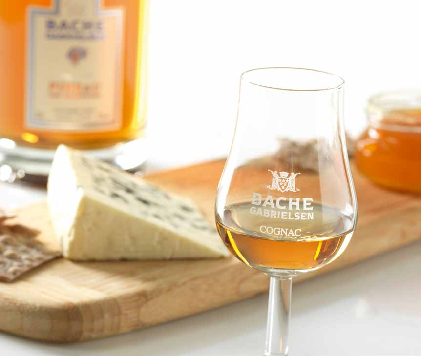 BACHE-GABRIELSEN PINEAU DES CHARENTES Lokal fransk sterkvin PINEAU DES CHARENTES «Pineau des Charentes» ble oppdaget for flere hundre år siden i Charente-regionen i Frankrike.