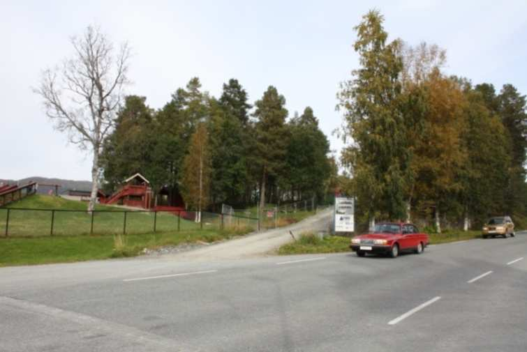 2. OMRÅDE SØR FOR SKOLEN OG SKIMUSEET Området for bringing og henting av barnehage- og skolebarn ved krysset mellom Nordlivegen og Rindalsvegen oppleves ikke å fungere tilfredsstillende.