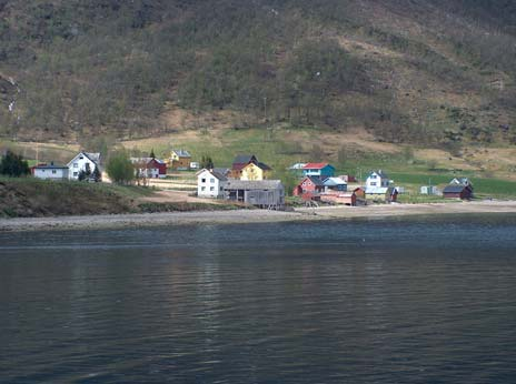 Lakselvdalen og Sjøvassbotn. Sørfjorden settes av til allmenn flerbruk der akvakultur er inkludert.