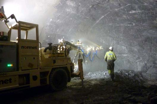 Virksomhetsbeskrivelse Hæhre Pågående prosjekter Kristiansund Lufthavn Utfører maskin- og entreprenøraktivitetene tilknyttet masseflytting, tunnel og betong Kontrakt 160 mill.