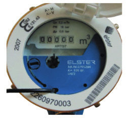 ELSTER Ringstempel-husvannmåler - V220 V220 Vertikal Kaldtvann RINGSTEMPELMÅLER KLARGJORT FOR PULSGIVER Falcon PR6 Kan monteres både i horisontal og vertikal V220 - "vertikal" vannmåler Utførelse