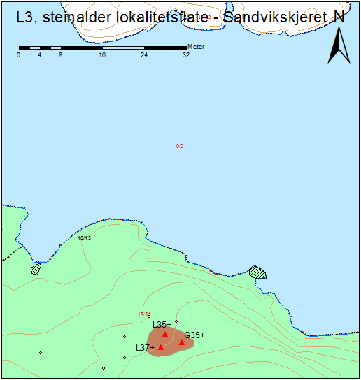 8 Lokalitetsflata er avgrensa topografisk i nord, aust og i sør og av negative prøvestikk i vest. I utbreiing måler lokalitetsflata 40 kvadratmeter. L.3 Sandvikskjeret sett mot nord.