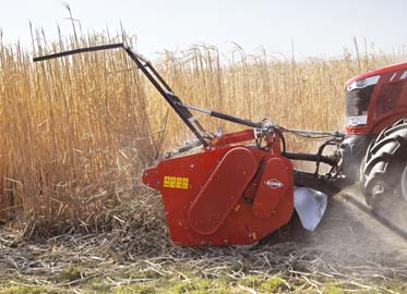 WS 320 BIO IKKE BARE KNUSING, MEN HØSTING! WS 320 BIO er en spesialkonstruert maskin som også er beregnet for høsting. Den kan brukes sammen med presser - en absolutt innovasjon i markedet.