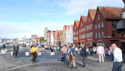 6.5 Kulturmiljø Følgende sammenhenger og strukturer vurderes som viktige for kulturmiljøet og er gitt stor verdi: Middelalderbyen Bergen som et sammenhengende automatisk fredet kulturminne.
