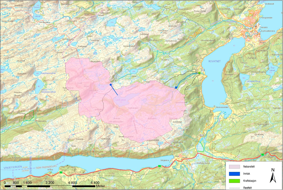 Kartet viser nedbørsfelt som utnyttes av Leneselva kraftstasjonen, plassering av vanninntak, vannoverføringer og plassering av selve kraftstasjonen.