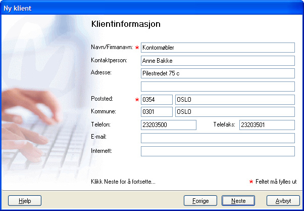 Klientinformasjon Under Klientinformasjon registrerer du kontaktinformasjon om klienten. Enkelte felter vil være fylt ut automatisk med samme informasjon som programmet er registrert med.