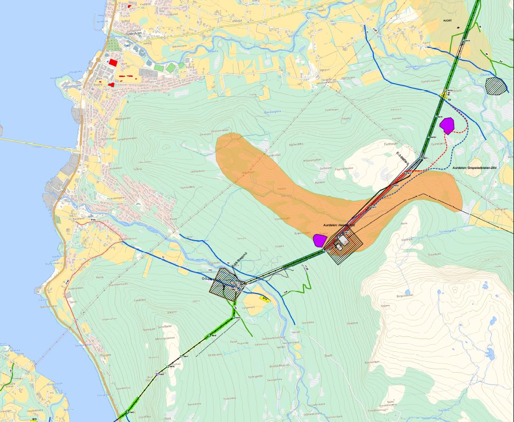 Figur 1. Stasjonen som utredes ligger på Heiane, midt mellom Vikedalen og Aurdalen i Sykkylven kommune. Stasjonen er markert med en rød, stiplet sirkel.