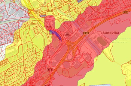 13 beliggenheten i tilknytning til E18 og Sandviksveien. Forurensning Det antas høy luftforurensning (NOx, svevestøv) på grunn av beliggenheten i tilknytning til svært trafikkerte veier.