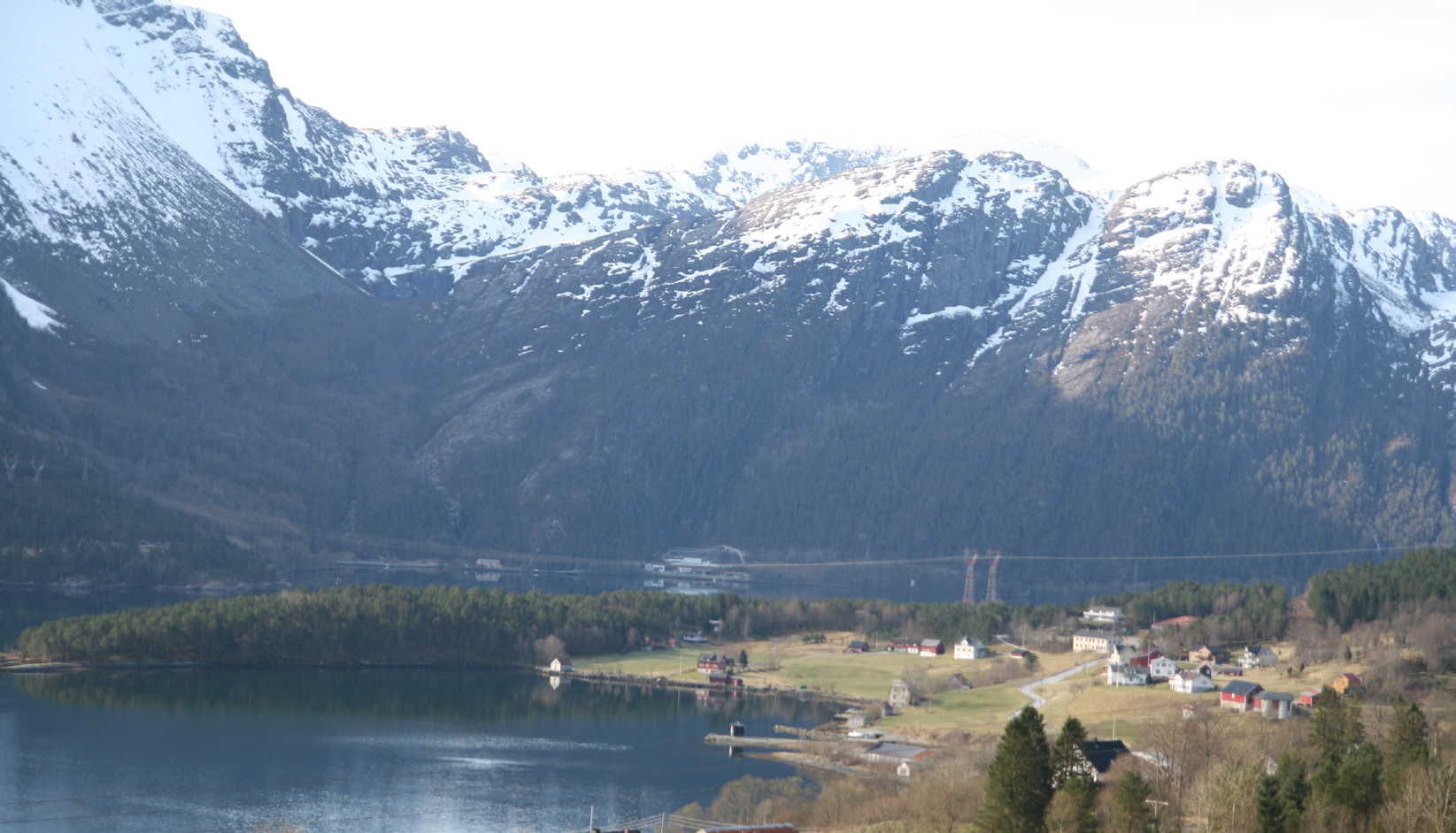 Om utbyggar SFE Produksjon AS er eit offentleg aksjeselskap som er eigd av Sogn og Fjordane Fylkeskommune, BKK AS og 7 lokale kommunar.