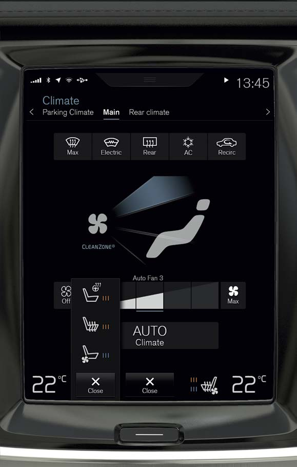 KLIMAINNSTILLINGER 01 Klimaanleggets funksjoner for fremre og bakre del av kupeen reguleres fra midtdisplayet, med fysiske knapper på midtkonsollen og med klimabryteren bak på tunnelkonsollen.