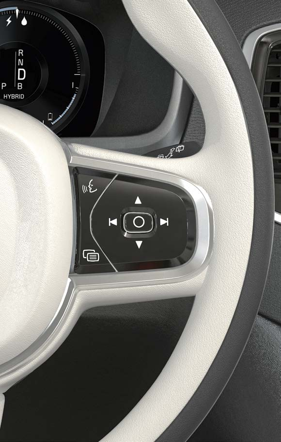 TALESTYRING Det er mulig å talestyre 7 visse funksjoner i mediespilleren, Volvos navigasjonssystem*, klimasystemet og Bluetooth-tilkoblet telefon.