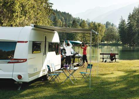 TELT & MARKISER Thule Omnistor 6200 6200 er en meget moderne og solid markise som monteres på taket til bobilen, campingvognen eller vanen.