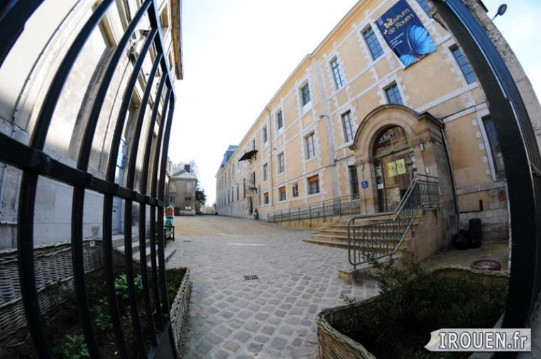 Natuhistorisk museum i Rouen Flyktige og semi-flyktige organiske biocider i luft og støv i museet ble målt. Konsentrasjonene i luften ble funnet å være meget lave og under grensenivåene.