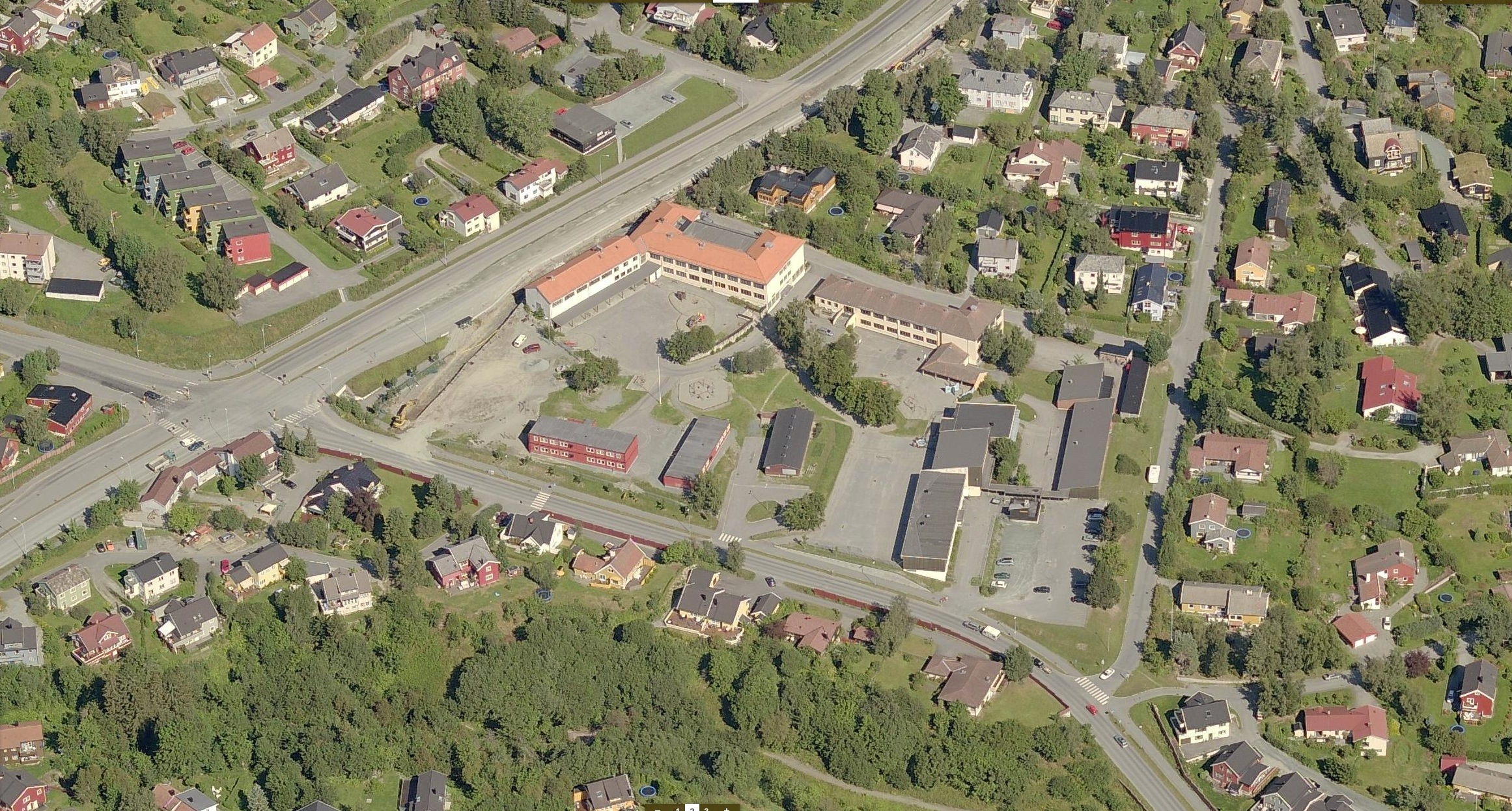 EKSISTERENDE SKOLE EXISTING BUILDINGS EGGEN ARKITEKTER AS ÅSVEIEN