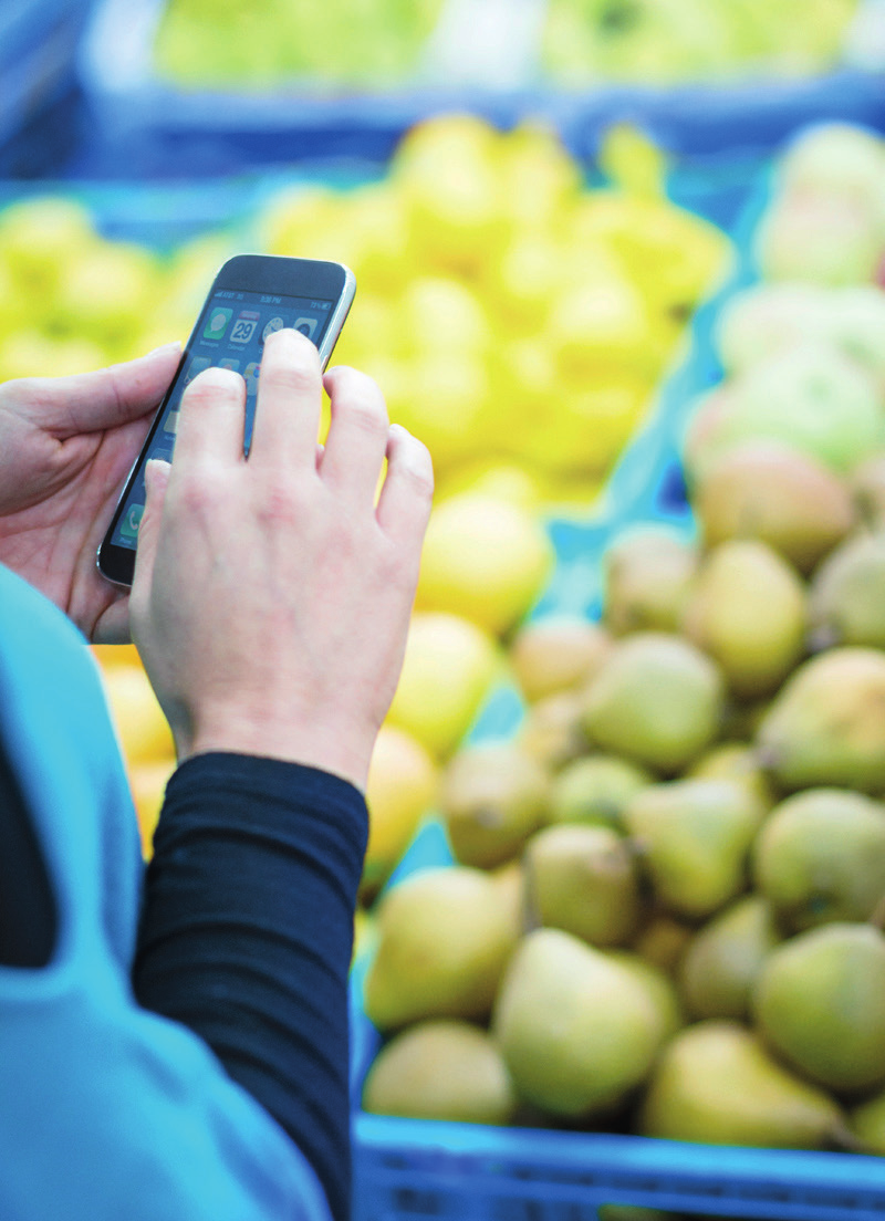 KASSEBETALING Flere butikker bruker mcash, blant annet Burger King, G-Sport og Bunnpris Kunder kan betale med mobilen ved å skanne en QR-kode ved kassen.