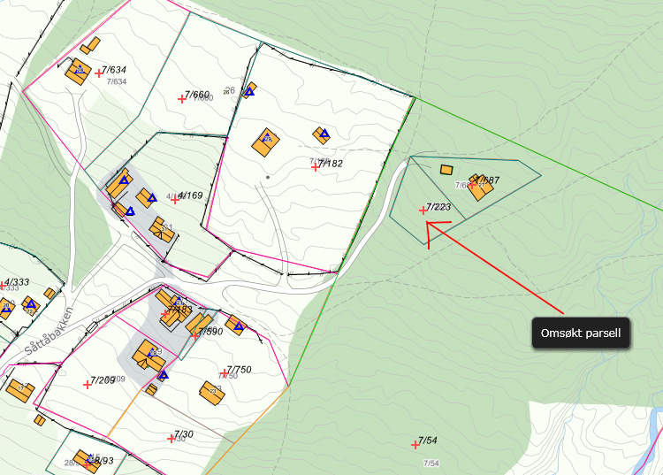 Fritidseiendommen gnr.7 bnr.687 er på 906 m2, med evt. tilleggstomt vil totalt areal på fritidseiendommen bli på 1590m2. Søker har ikke begrunnet søknaden om fradeling.