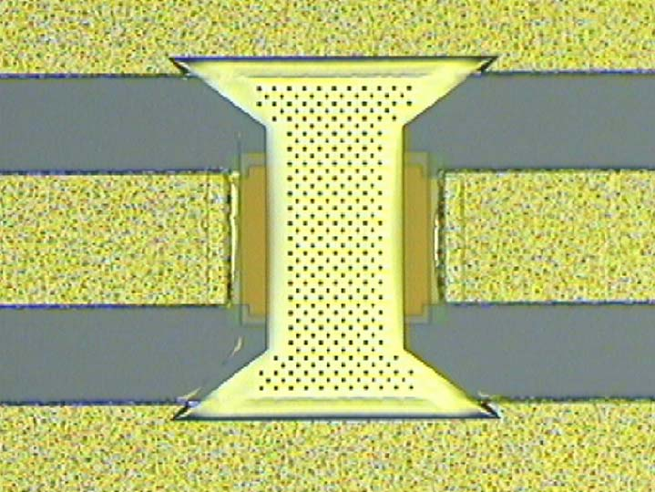 Typiske RF MEMS komponenter Svitsjer Variable kapasitanser