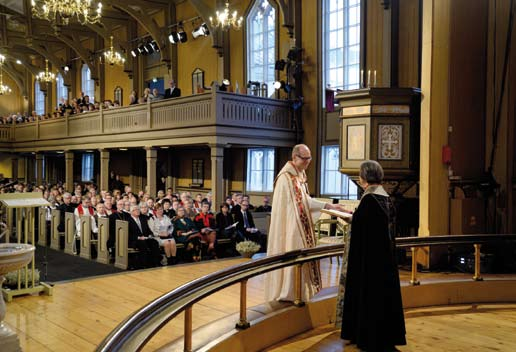 Vigslingstale TROMSØ DOMKIRKE AV BISKOP HELGA HAUGLAND BYFUGLIEN, BISPEMØTETS PRESES Kjære Olav Øygard. Om litt blir du biskop i Nord-Hålogaland.