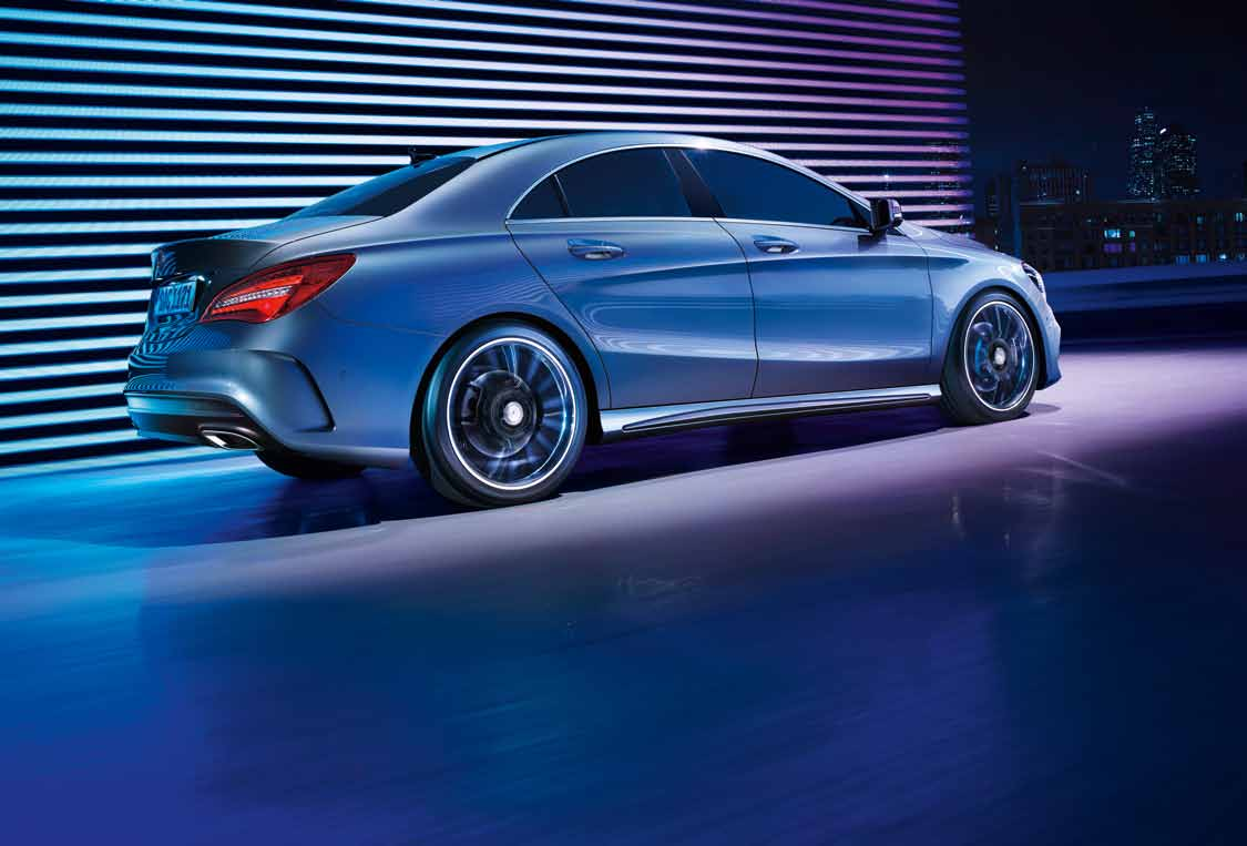 6 CLA Coupé ville aldri finne på å stikke av fra paparazziene. Hvorfor skulle den det? Med sin avantgardistiske design setter den ganske enkelt standarden.