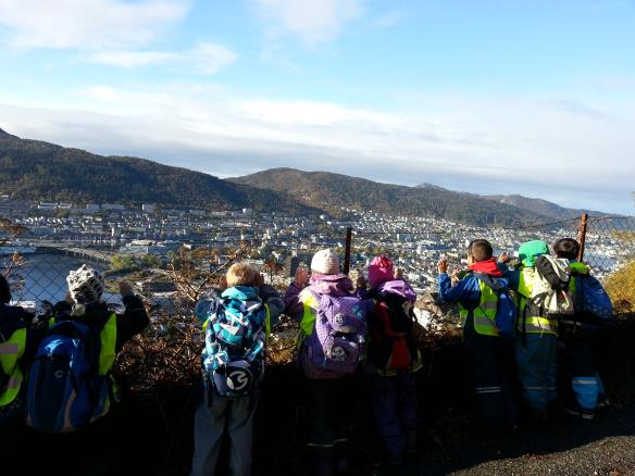 PLASSTØRRELSE/ SFO-TILBUD Heldag 100 % kl. 07.30-16.30 Morgen/etter skolen 60 % kl. 07.30-14.30 Etter skoletid 60 % til kl. 15.30 PLASSTYPER PÅ LANGDAGER 100 % kl. 07.30-16.30 60 % kl. 07.30-14.30 60 % kl. 08.