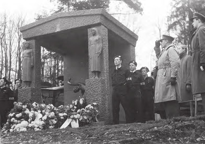 Krigsminnesmerker 70 år Ved krigens slutt ble det reist monumenter over de falne rundt om i hele Norge, særlig med tanke på de mange pårørende som ikke hadde en grav å gå til.
