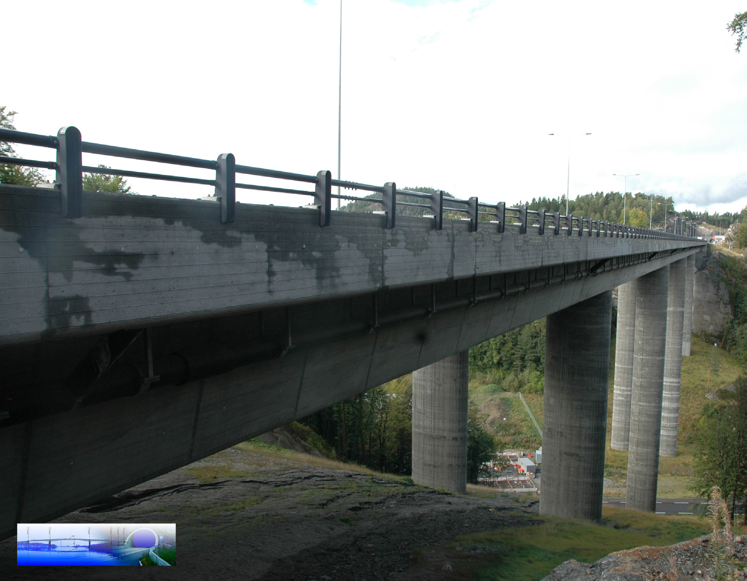 Vegdirektoratet Trafikksikkerhet, miljø- og teknologiavdelingen Tunnel og betong Mai 2016 Bruprosjektering med tanke