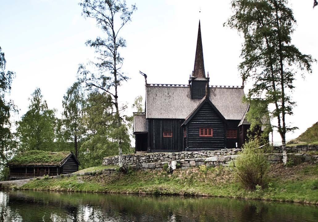 Maihaugen: Garmo stavkyrkje vart flytta frå Garmo og sett opp på Maihaugen. Foto: Marcin Kalinski/Riksantikvaren.