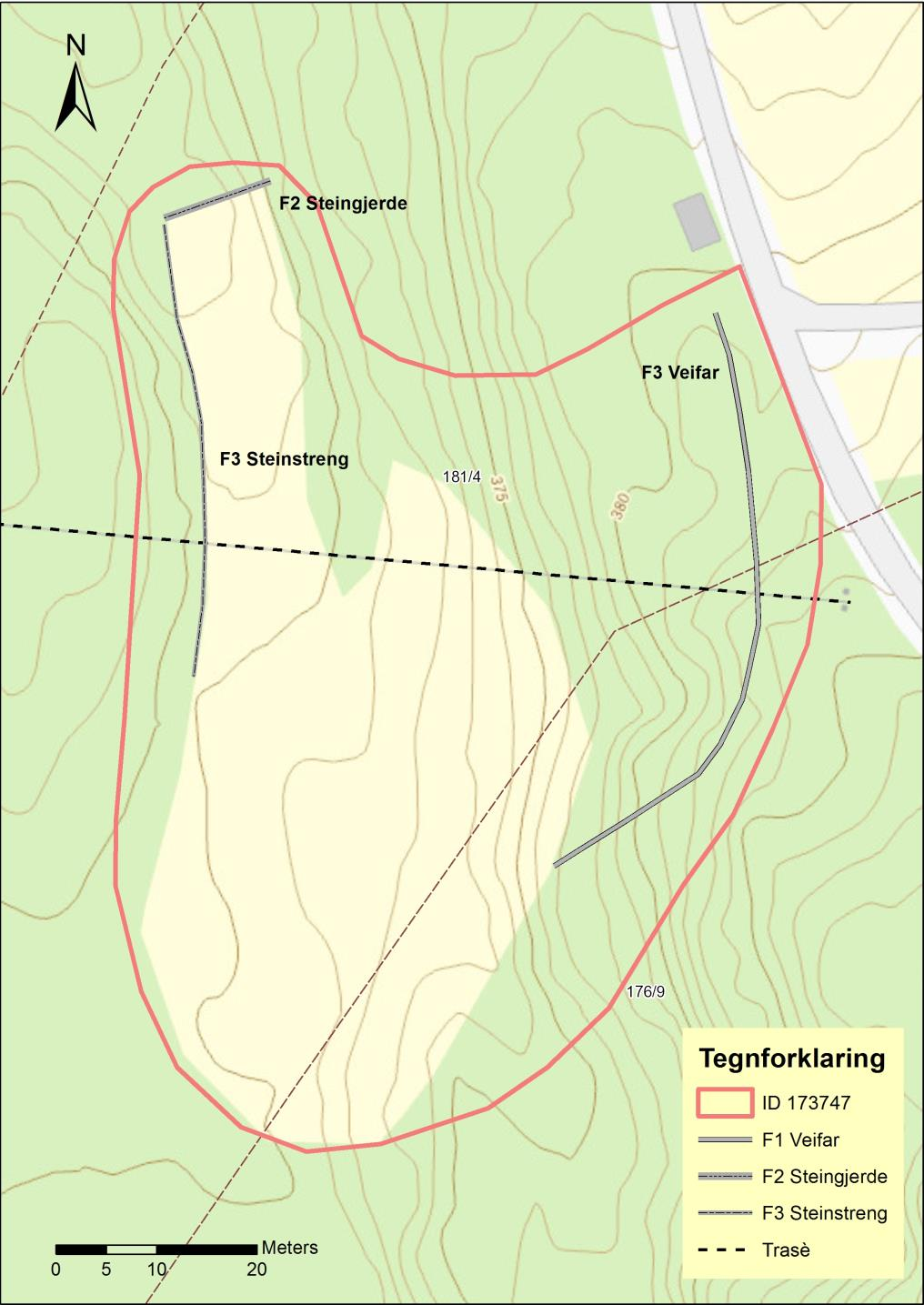 173747 Gjerde/innhegning, 181/4 Kampenhauglien, 176/9 Habbarstad nordre Lokaliteten ligger sørvest for bygninger tilhørende Kampenhauglien gård, i et lite dalsøkk omkranset av skog og utmark.