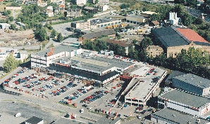 Konsernet har opsjon på å erverve den resterende andel av eiendommen innen mars 2001.