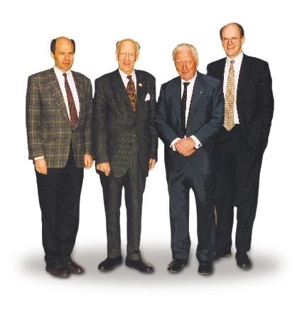 6 Styret i Olav Thon Eiendomsselskap ASA. Fra venstre: Øystein Trøseid, Olav Thon (formann), Roald P. Aukner og Halgrim Thon (adm. direktør).