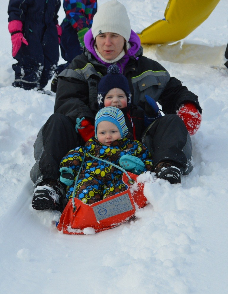 snølykter med lys i