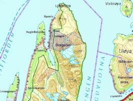 Det er mulig å gå gjennom fjellmassivet fra Ullsfjorden til Lyngenfjorden gjennom Strupskaret.