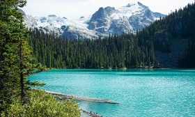 imponerende Rocky Mountains og opplev den fantastiske naturen og fjellene på egen hånd.