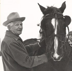 McKay (1873-1970) skulle innvie bygningen, ønsket jeg virkelig å være tilstede. Mor og far sa at jeg kunne. Jeg dro tidlig og satte meg på forreste rad.