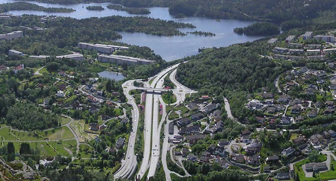 Alt. 2 Nytt tunnelinnslag nord for dagens kryss og utfylling i Liavatnet.