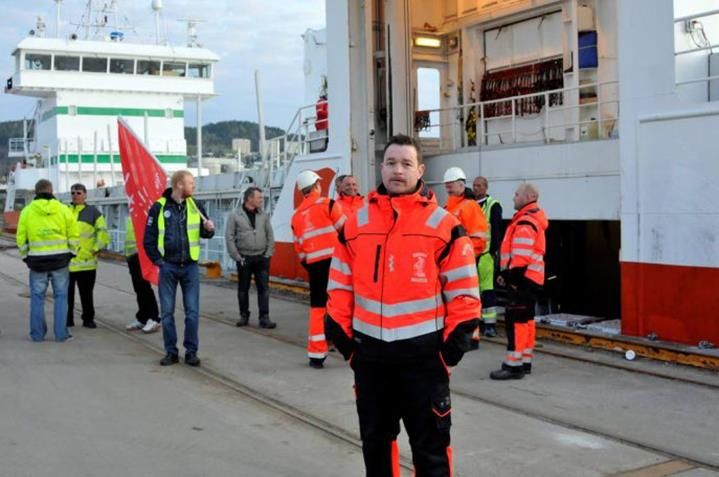 Mens vi venter på avgjørelsen av Høyesteretts behandlingen i uke 45/16 Advokaten til Holship, Nicolay Skarning, hevdet at EØS-avtalen er overordnet tariffavtalen.