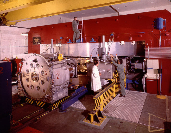 CERNs SC (1958) 600 MeV og 7000 tonn